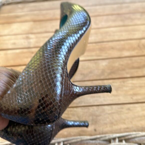 Coach Snakeskin Chocolate Brown Pumps 8.5 - Picture 4 of 10